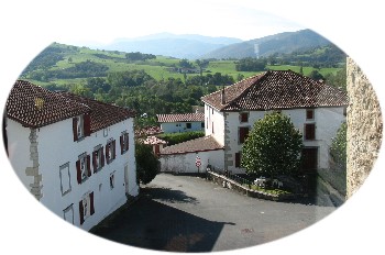Vue sur le village et la campagne